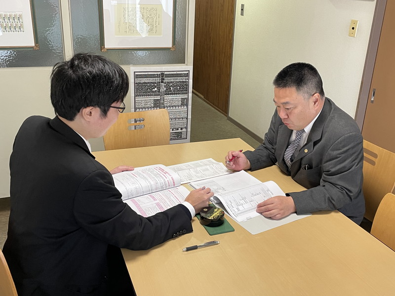 建設業許可申請について綿密に打ち合わせます